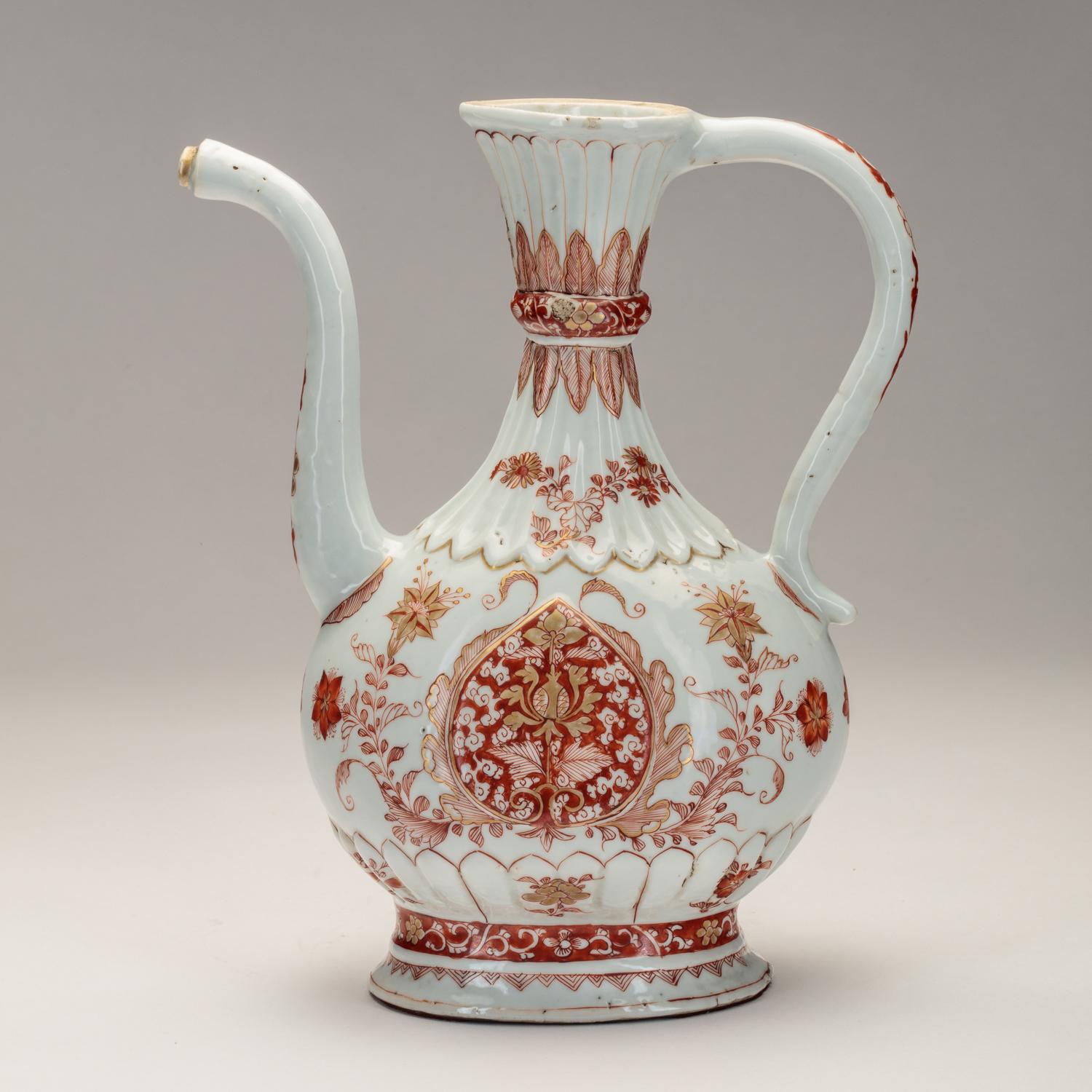 Chinese Iron Red Ewer Made for the Indian Market 外销瓷矾红花卉纹执壶