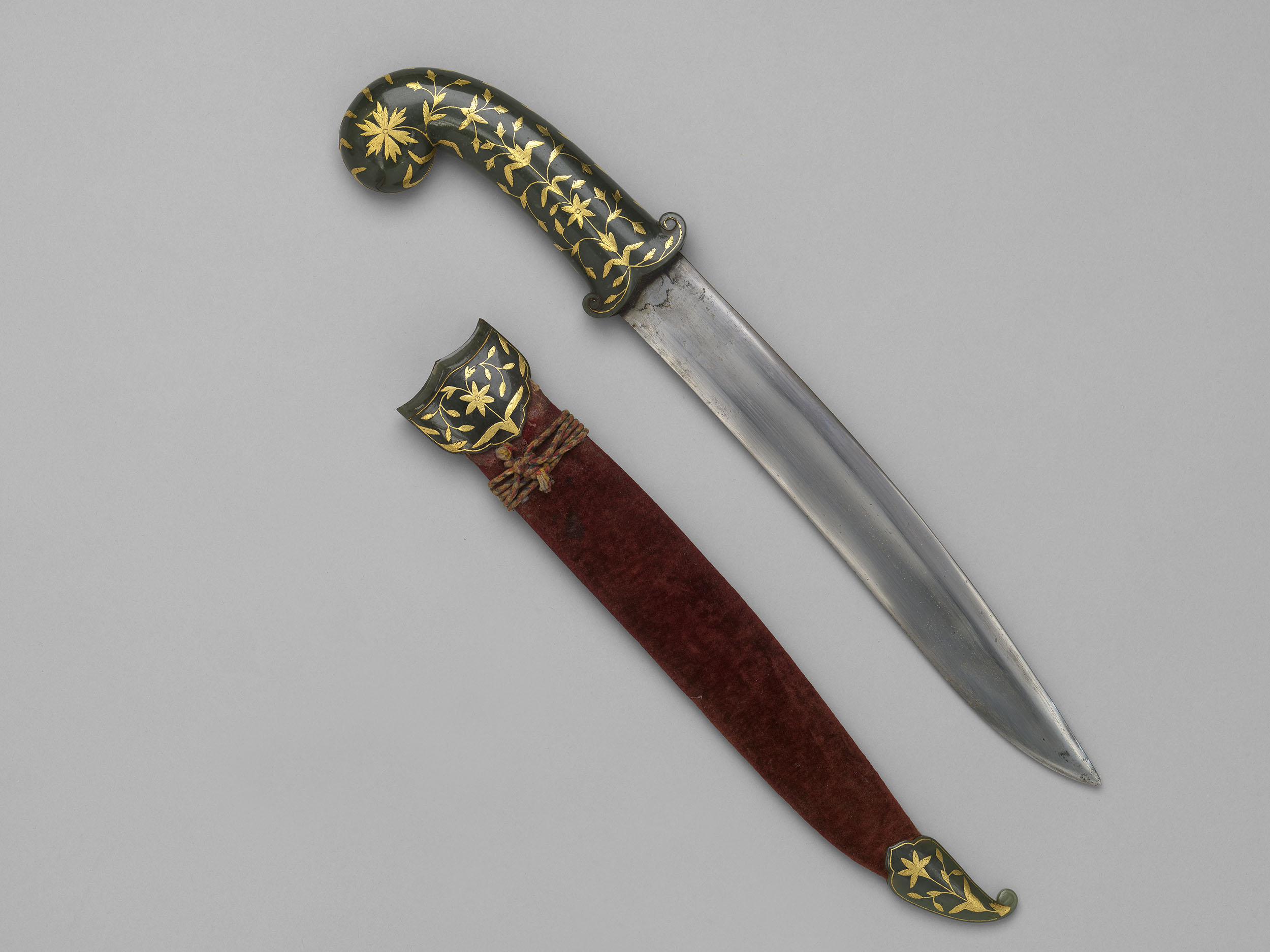 Khanjar with Gold-Inlaid Jade Hilt