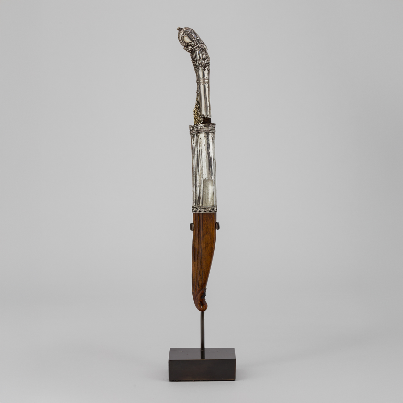 Silver-Mounted Piha Kaetta Dagger